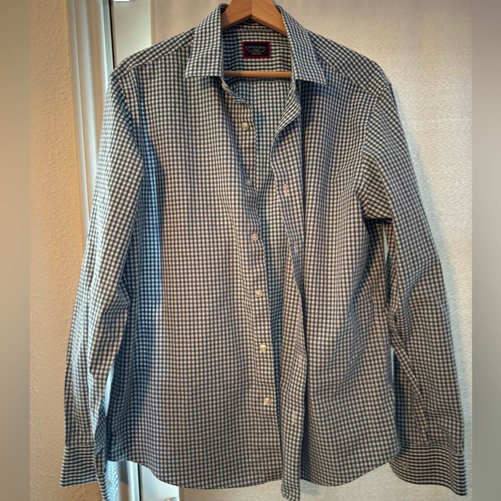 Untuckit button down - Picture 2 of 2